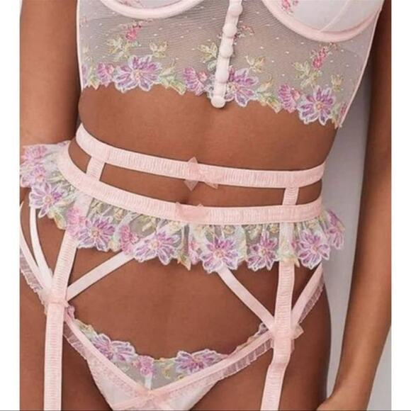 Pink Floral Garter Belt - Picture 1 of 3